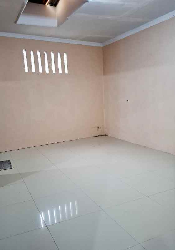 dijual rumah perumahan permata nirwana