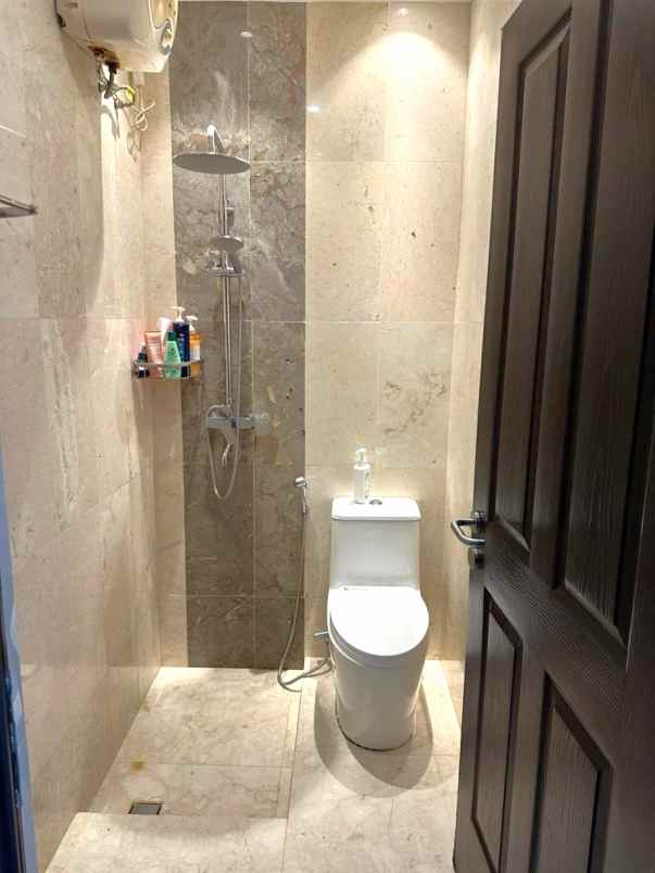 dijual rumah perumahan taman modern