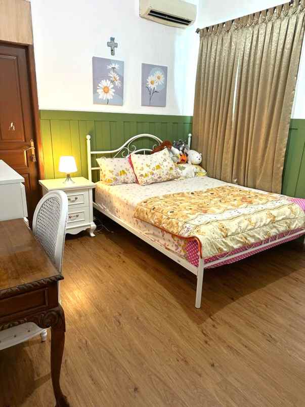 dijual rumah perumahan taman modern