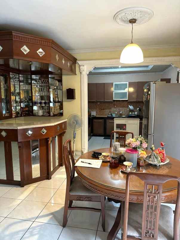 dijual rumah perumahan taman modern