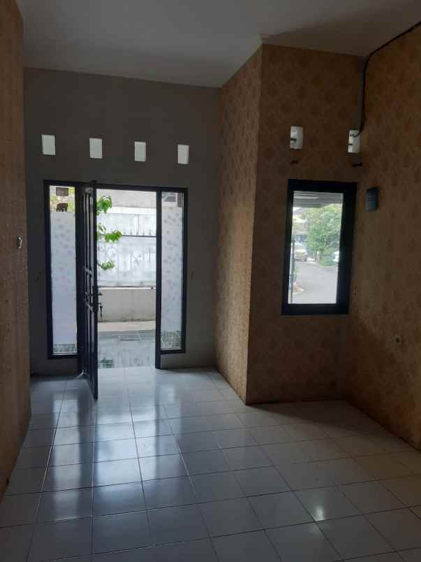 dijual rumah perumahan villa asri jl