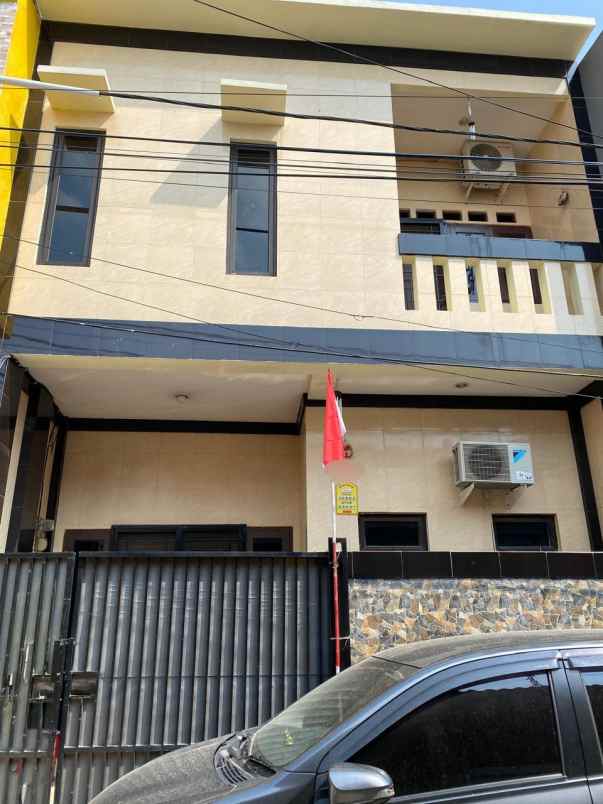 dijual rumah perumahan villa taman