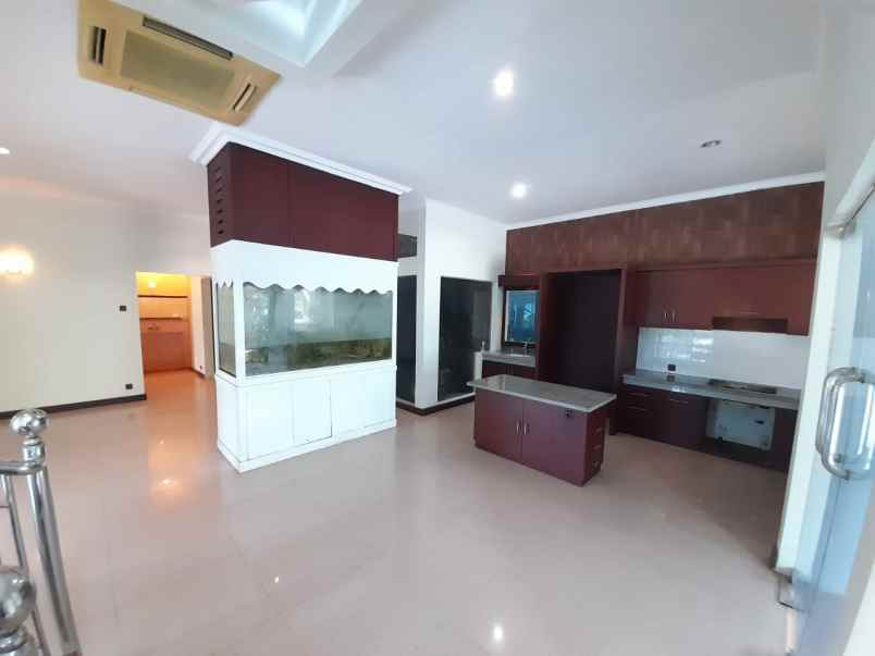 dijual rumah pinus asri