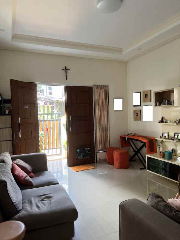 dijual rumah pondok gading utama