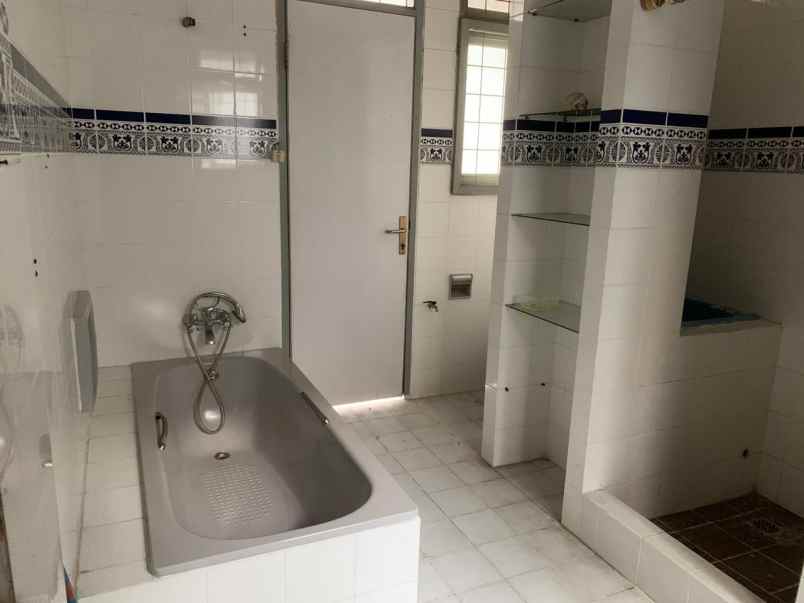 dijual rumah pondok indah