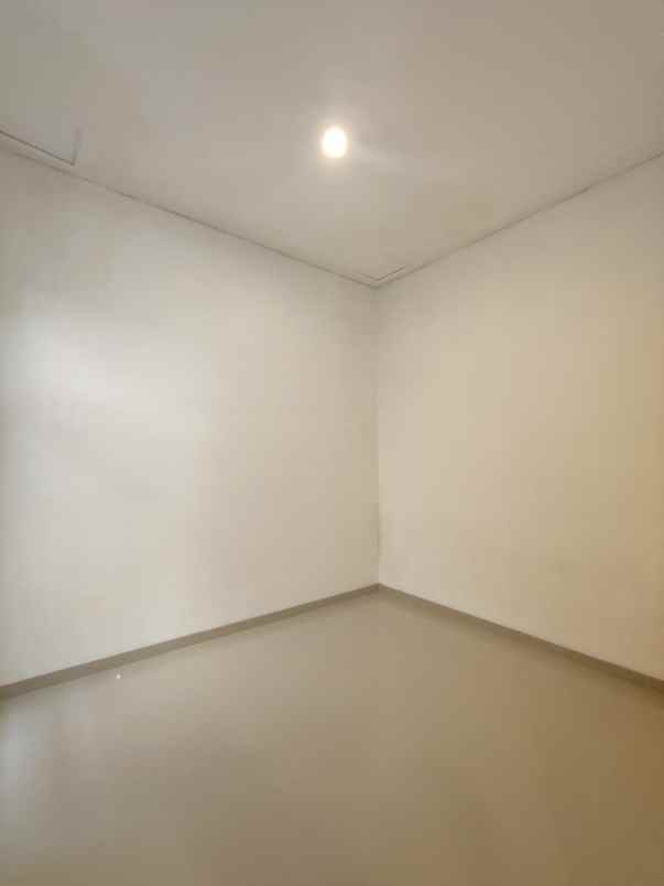 dijual rumah pondok kelapa