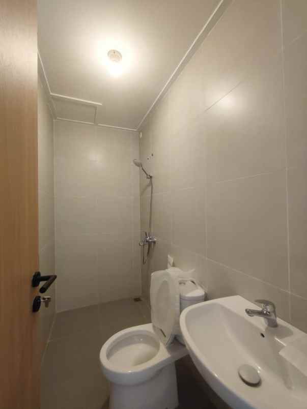 dijual rumah pondok kelapa