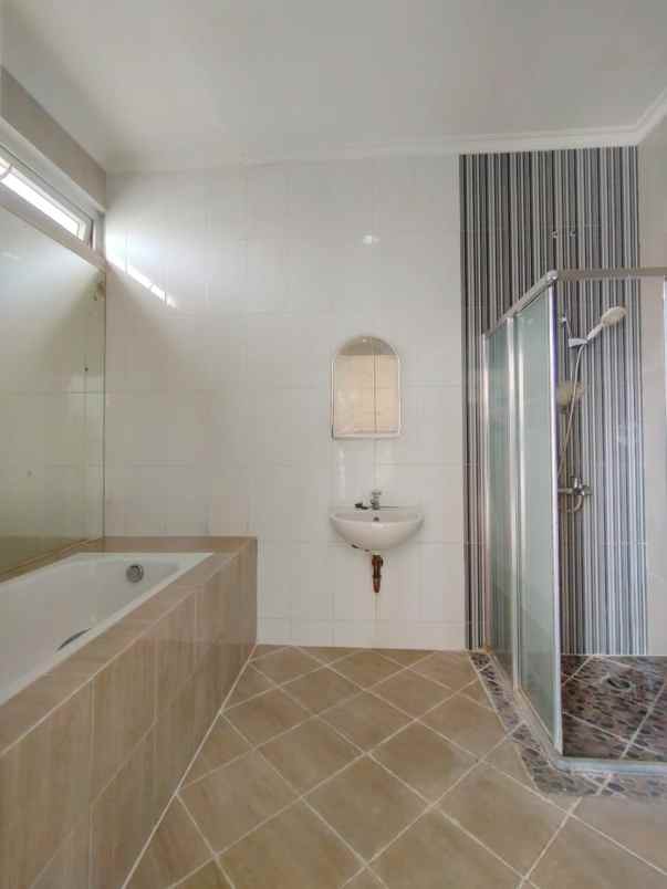 dijual rumah pondok kelapa jakarta timur