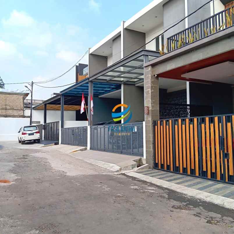 dijual rumah ponfok gede bekasi