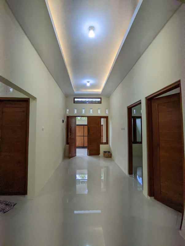 dijual rumah potorono