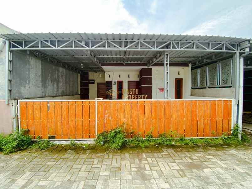dijual rumah prambanan
