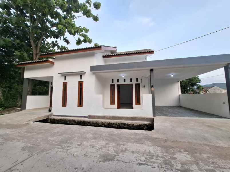 dijual rumah prambanan