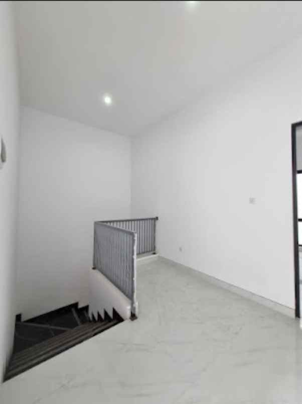 dijual rumah prapen indah