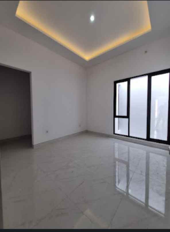 dijual rumah prapen indah