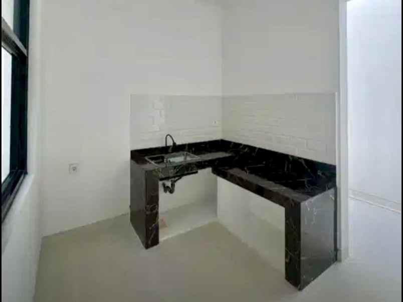 dijual rumah purimas regency rungkut