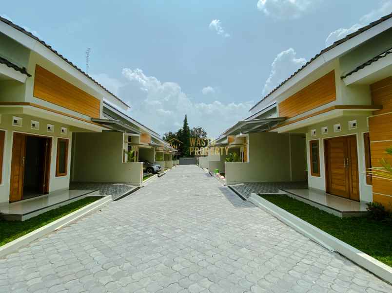 dijual rumah purwomartani