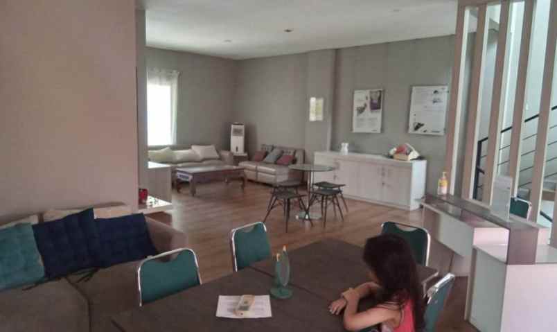 dijual rumah raffless hills