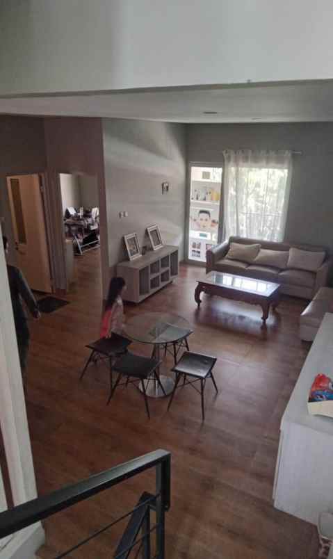 dijual rumah raffless hills