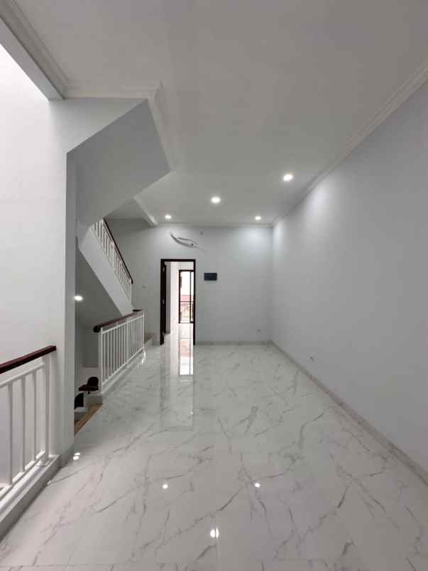 dijual rumah rawa bambu