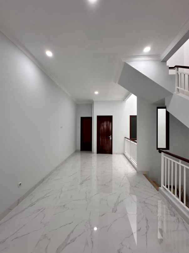 dijual rumah rawa bambu