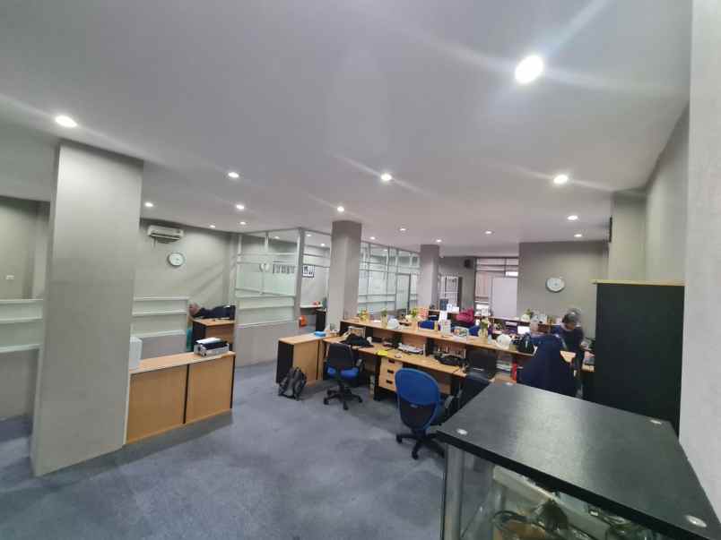 dijual rumah raya kedung cowek