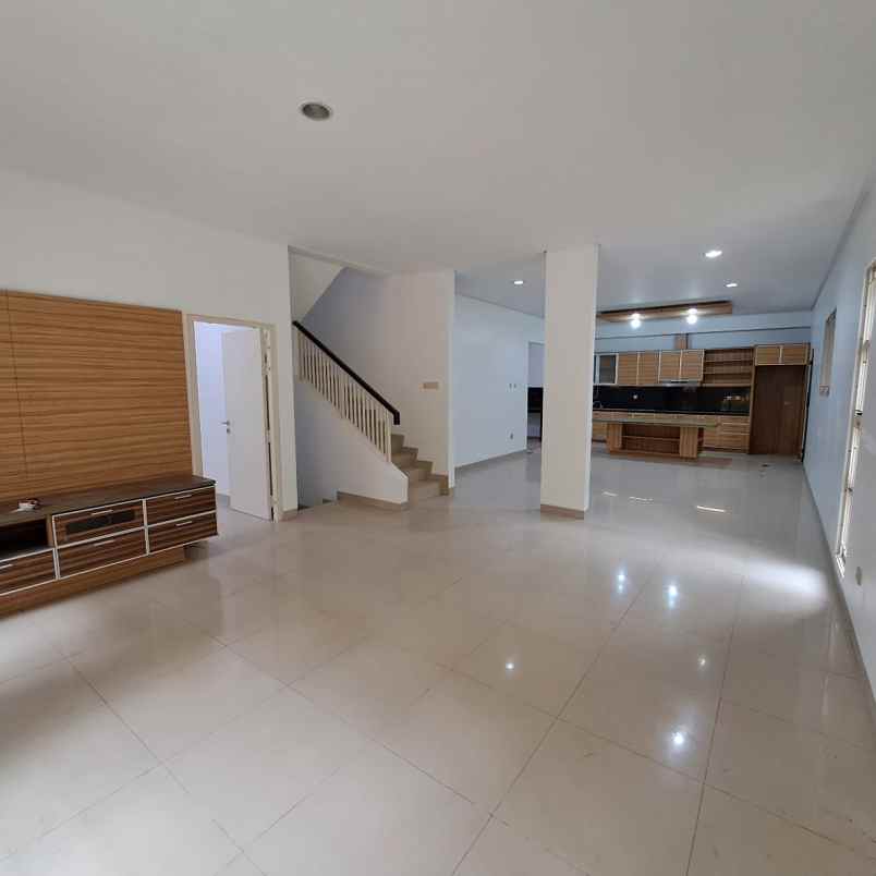 dijual rumah residence one