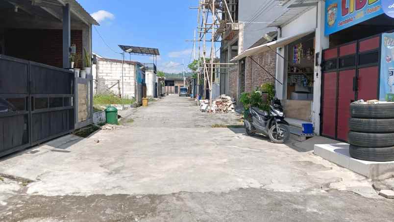 dijual rumah rowosari meteseh