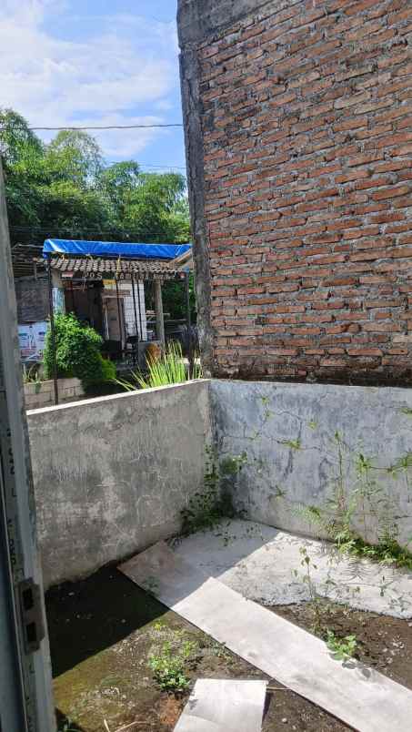 dijual rumah rowosari meteseh