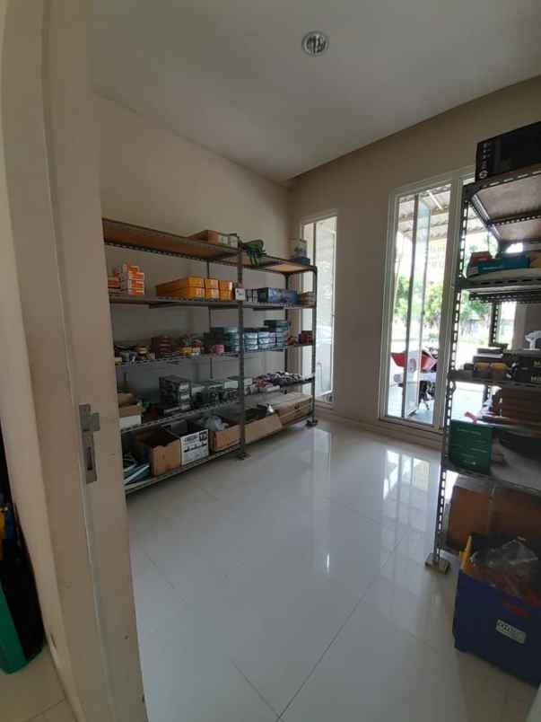dijual rumah royal residence