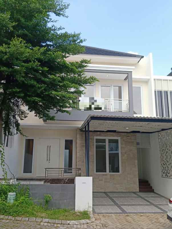 dijual rumah royal residence