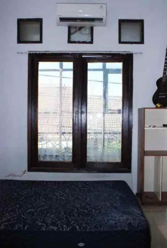 dijual rumah rungkut