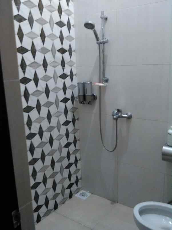 dijual rumah rungkut