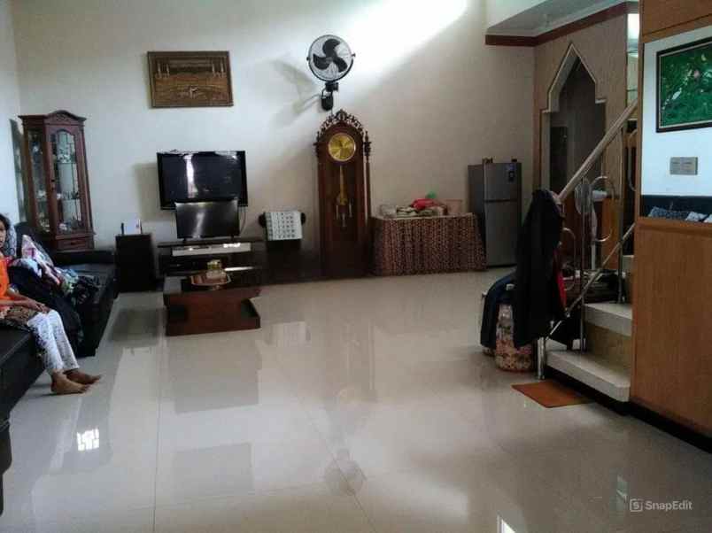 dijual rumah rungkut
