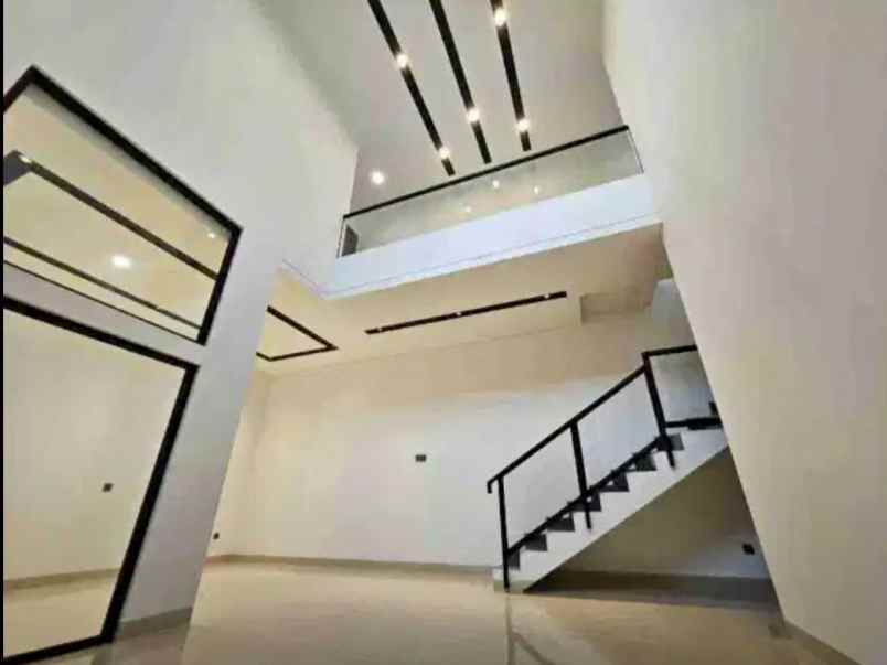 dijual rumah rungkut asri utara