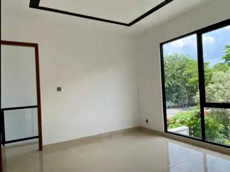 dijual rumah rungkut asri utara