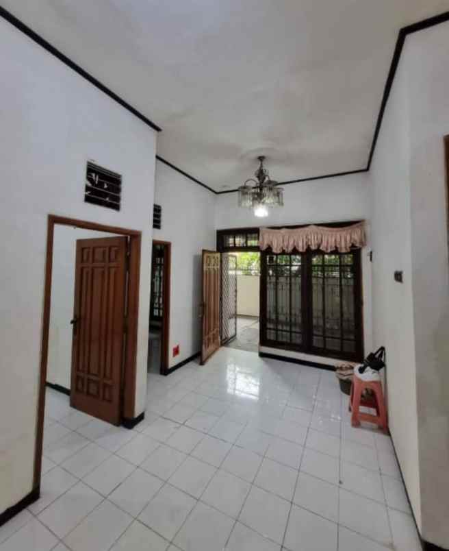 dijual rumah rungkut mapan