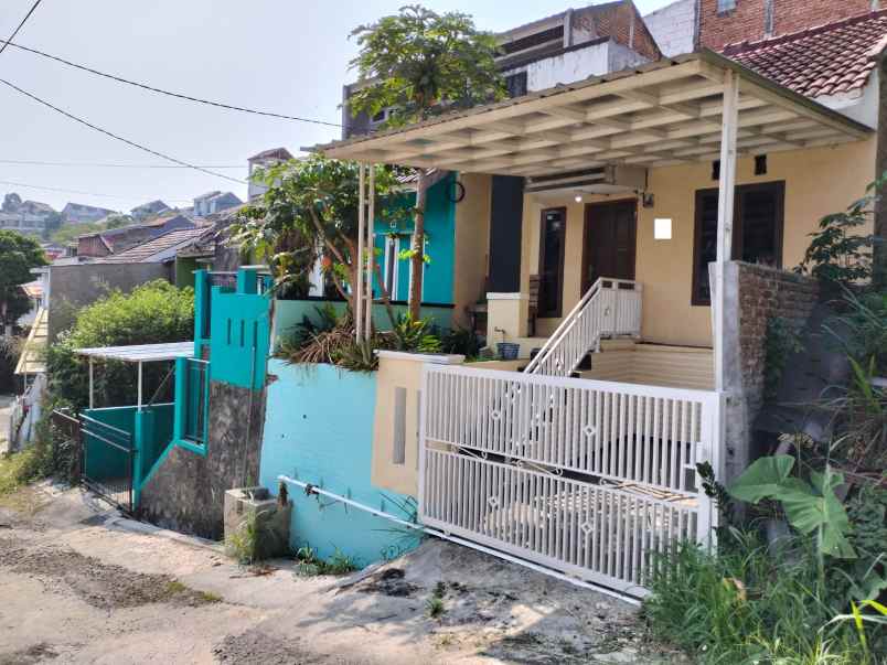 dijual rumah sariwangi regency