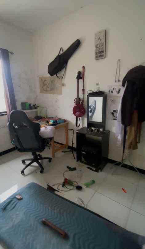 dijual rumah sawah lama ciputat