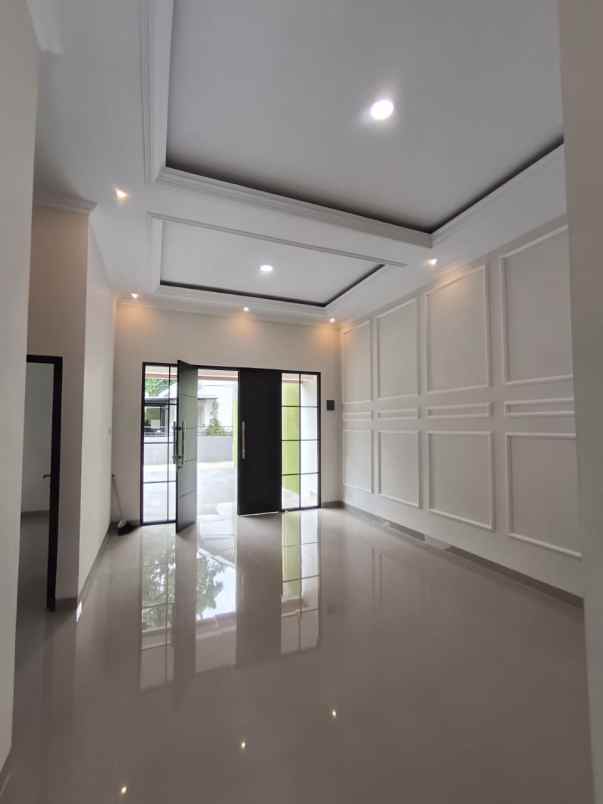 dijual rumah sd model