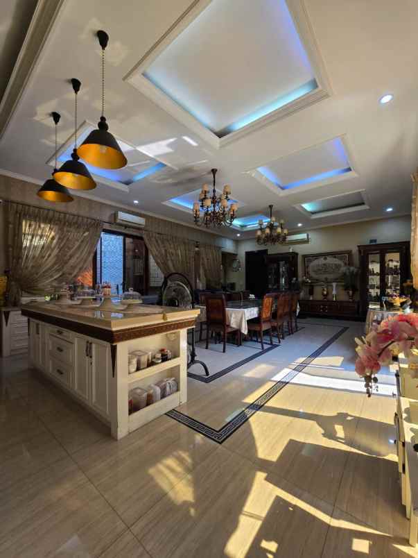 dijual rumah secondary full furnished dalam komplek