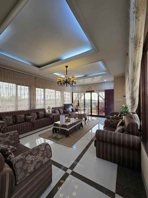 dijual rumah secondary full furnished dalam komplek