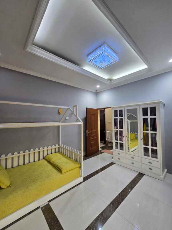 dijual rumah secondary full furnished dalam komplek