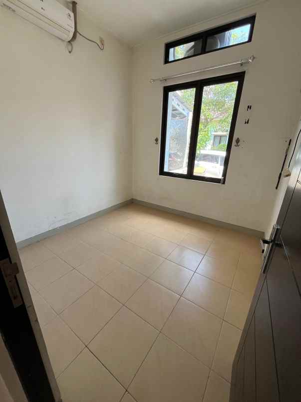 dijual rumah segara city