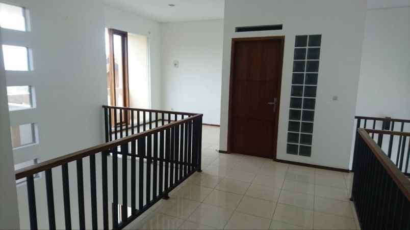 dijual rumah setiabudi regency