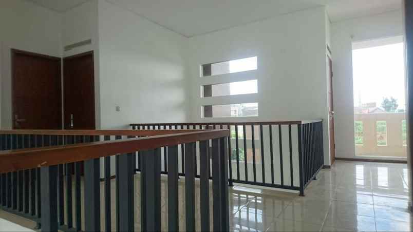 dijual rumah setiabudi regency
