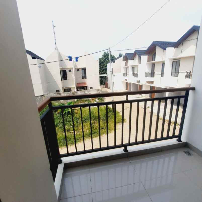 dijual rumah setu