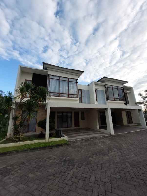 dijual rumah sewon