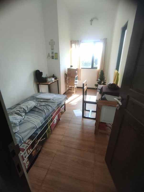 dijual rumah siap huni 2 lantai di blimbing