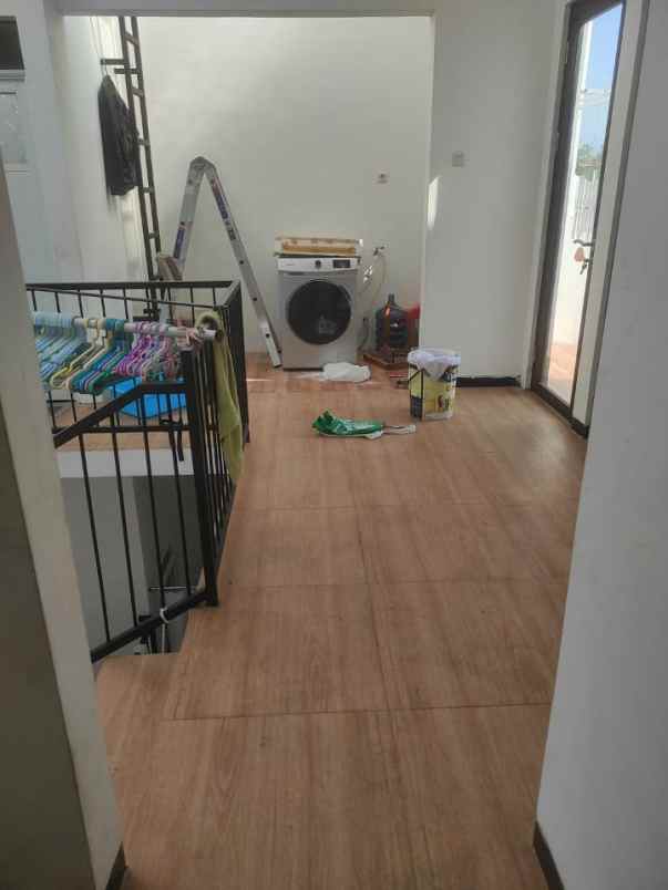 dijual rumah siap huni 2 lantai di blimbing