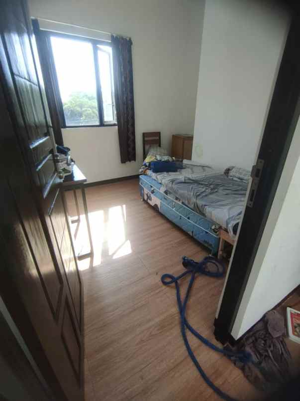 dijual rumah siap huni 2 lantai di blimbing